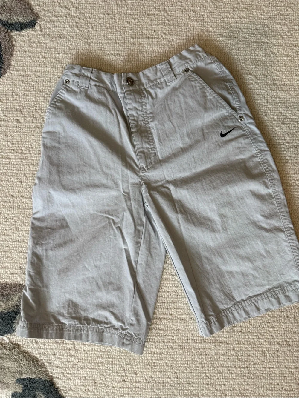 Boy’s Vintage Nike Cargo Shorts Light Grey  Size 12 M Excellent Condition